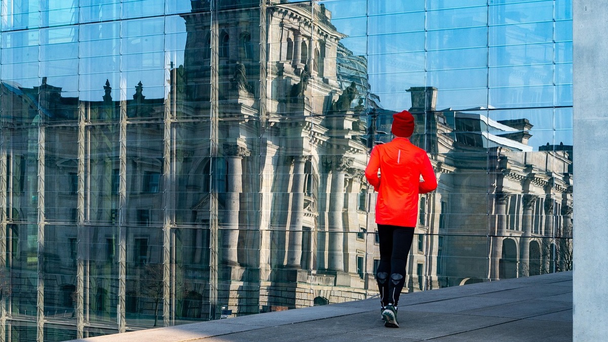 Cadência na Corrida: Como Alcançar 180 SPM e Evitar Lesões em 2026 (Guia Definitivo)